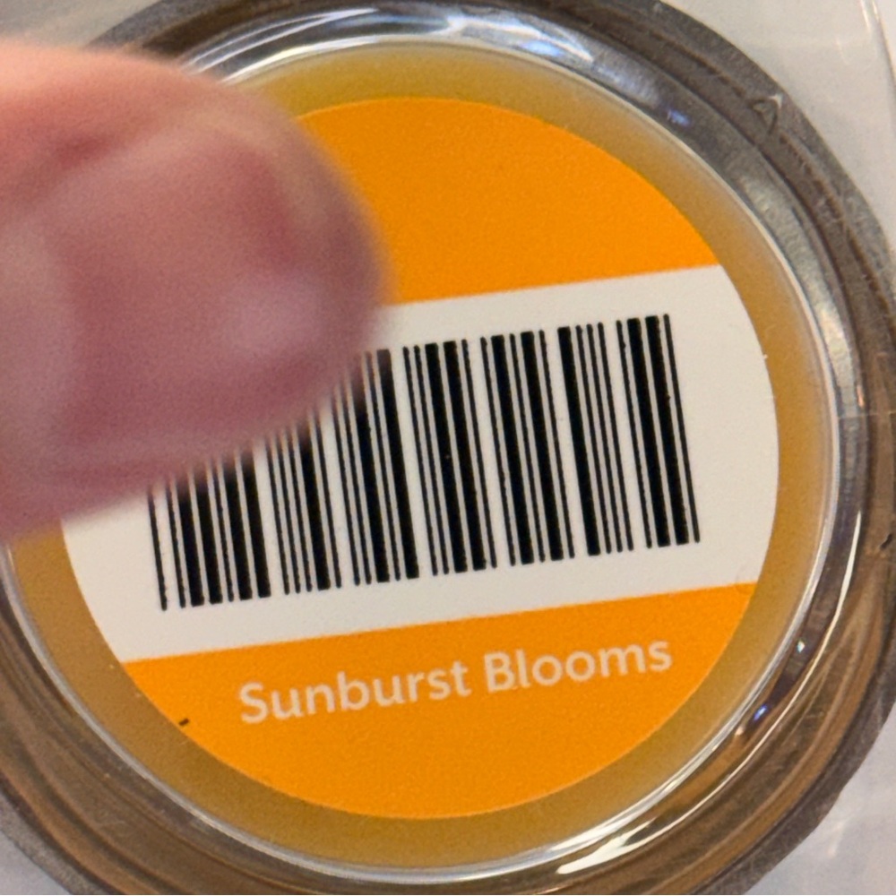 🆕 Sunburst Blooms Scented Wax – New Sealed Bright Floral Citrus Aroma - Picture 2 of 5